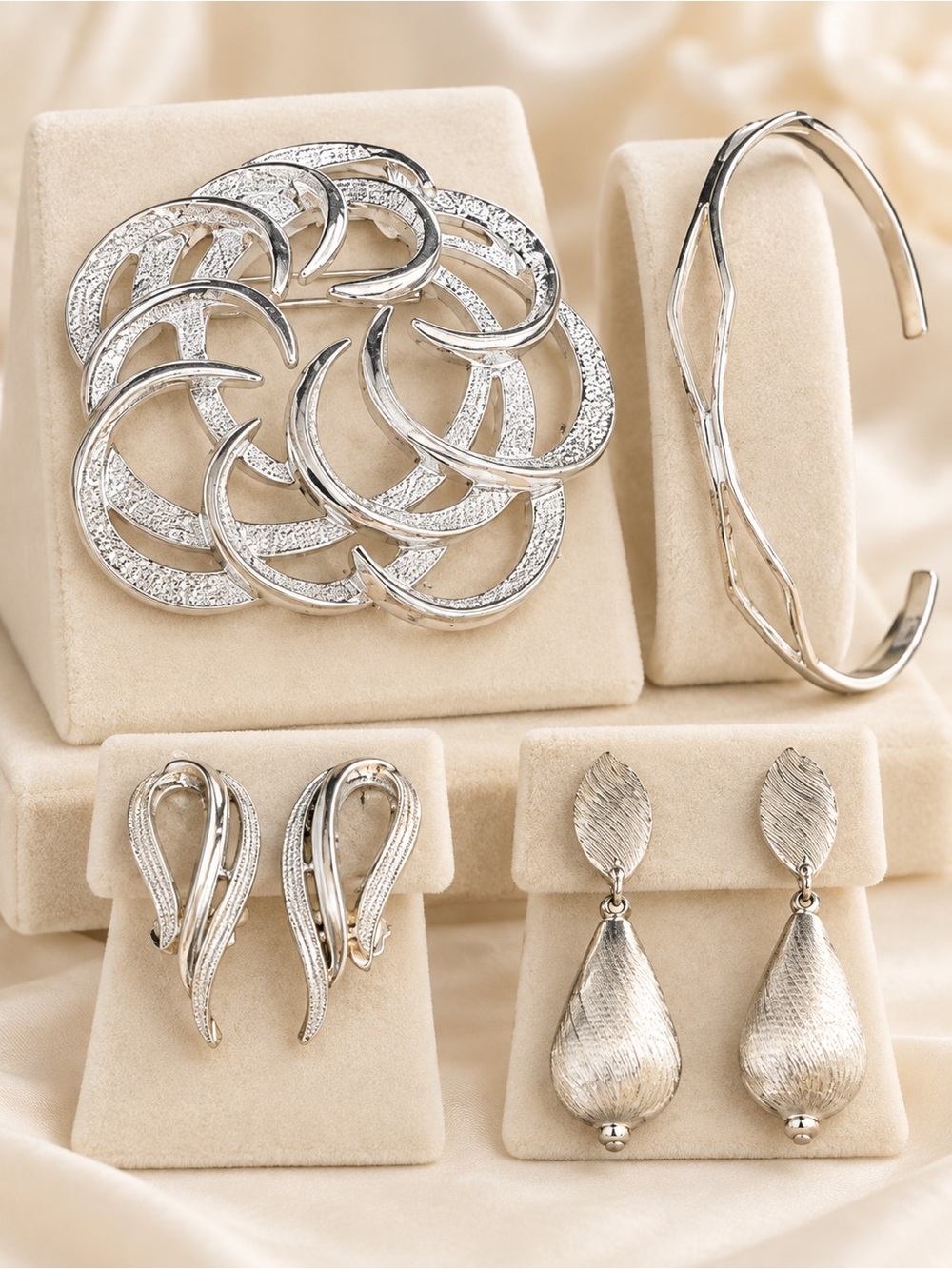 Sarah Coventry Women’s Jewelry Lot Earrings Brooch,Bracelet Silver Tone signed.